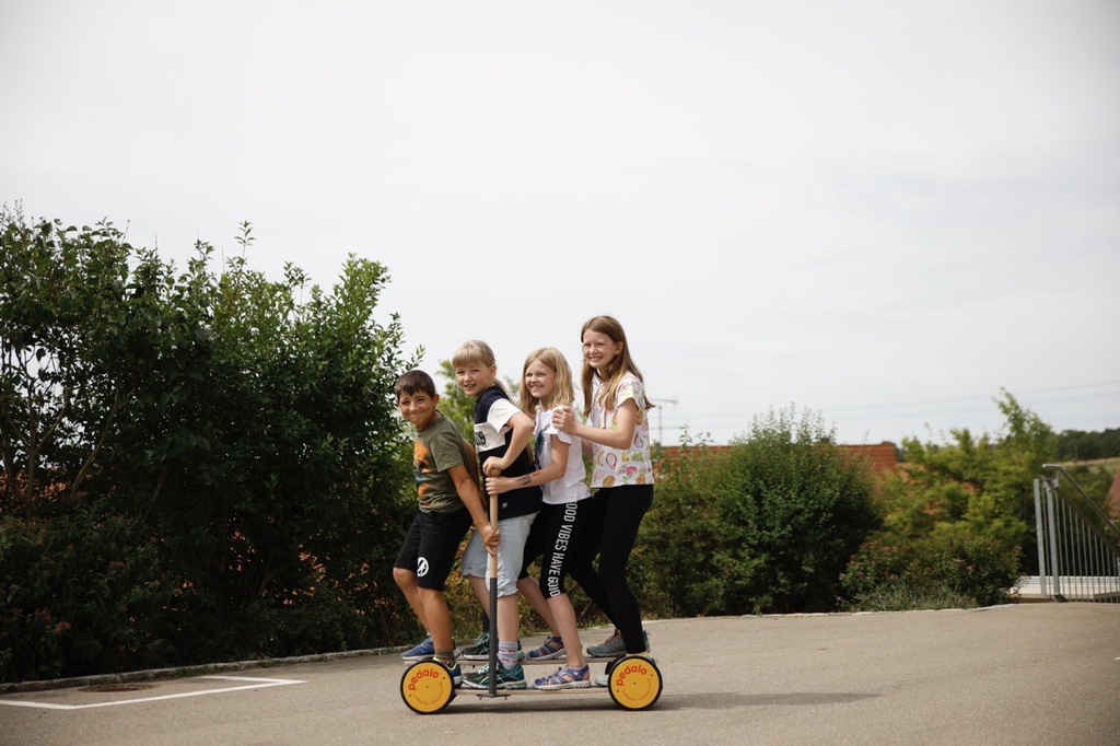 Pedalo-Family